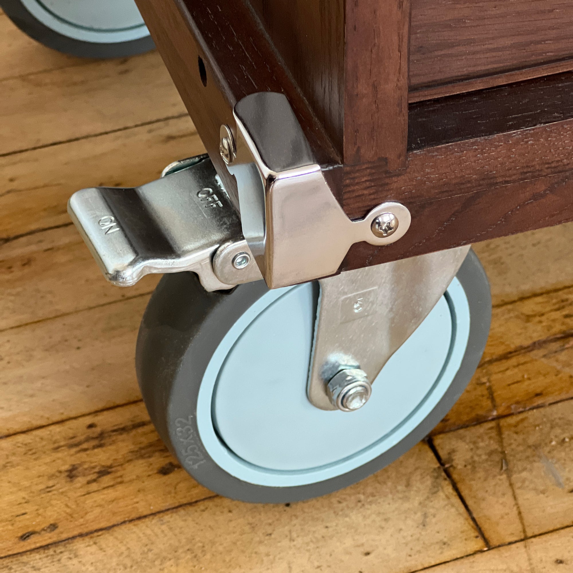 GI-R20-D 5-Drawer Roller Cabinet Luthier Tool Box in Dark Oak - Randy's LLC