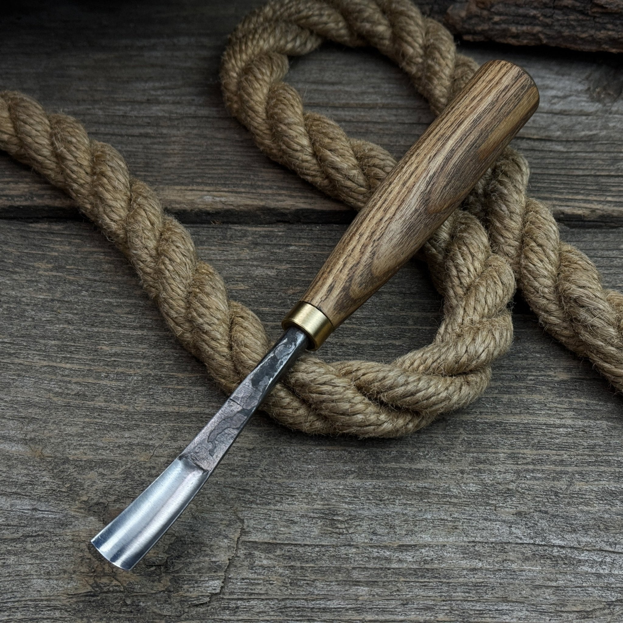 Curved Detail Carving Gouge – 8 mm / 12 mm (0.31 / 0.47 inches) - Randy's LLC