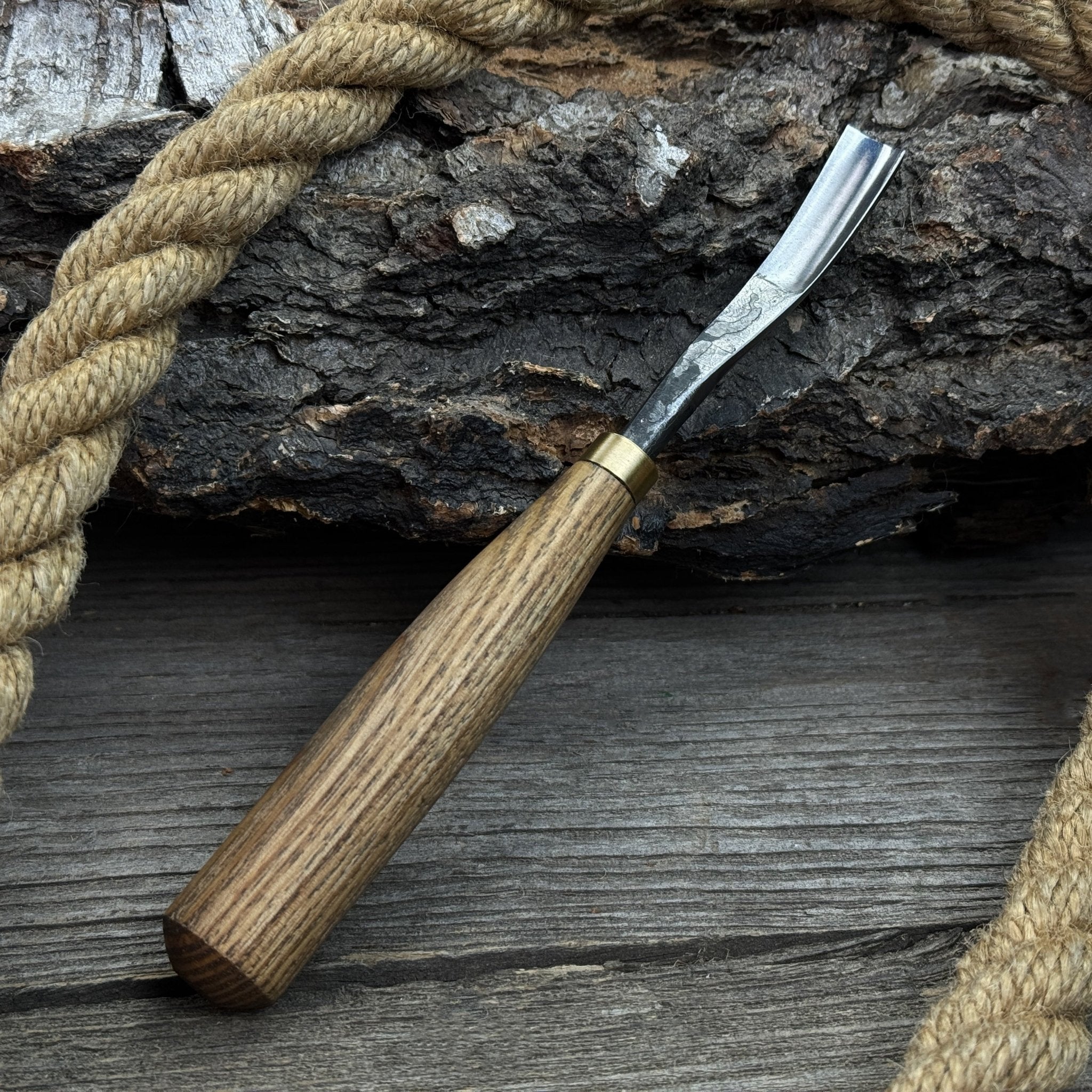 Curved Detail Carving Gouge – 8 mm / 12 mm (0.31 / 0.47 inches) - Randy's LLC