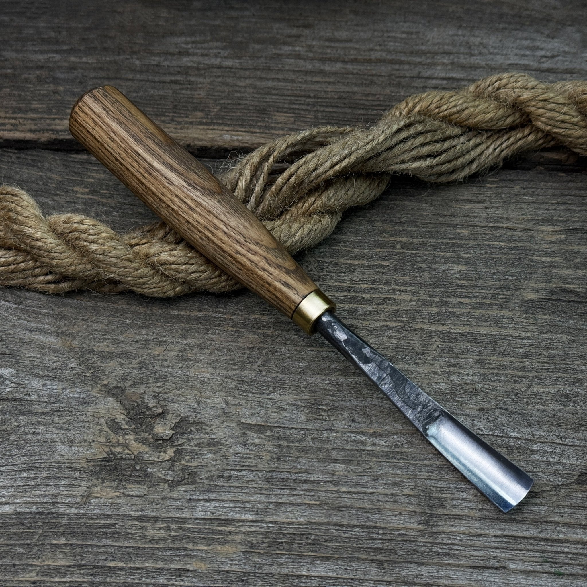 Curved Detail Carving Gouge – 8 mm / 12 mm (0.31 / 0.47 inches) - Randy's LLC