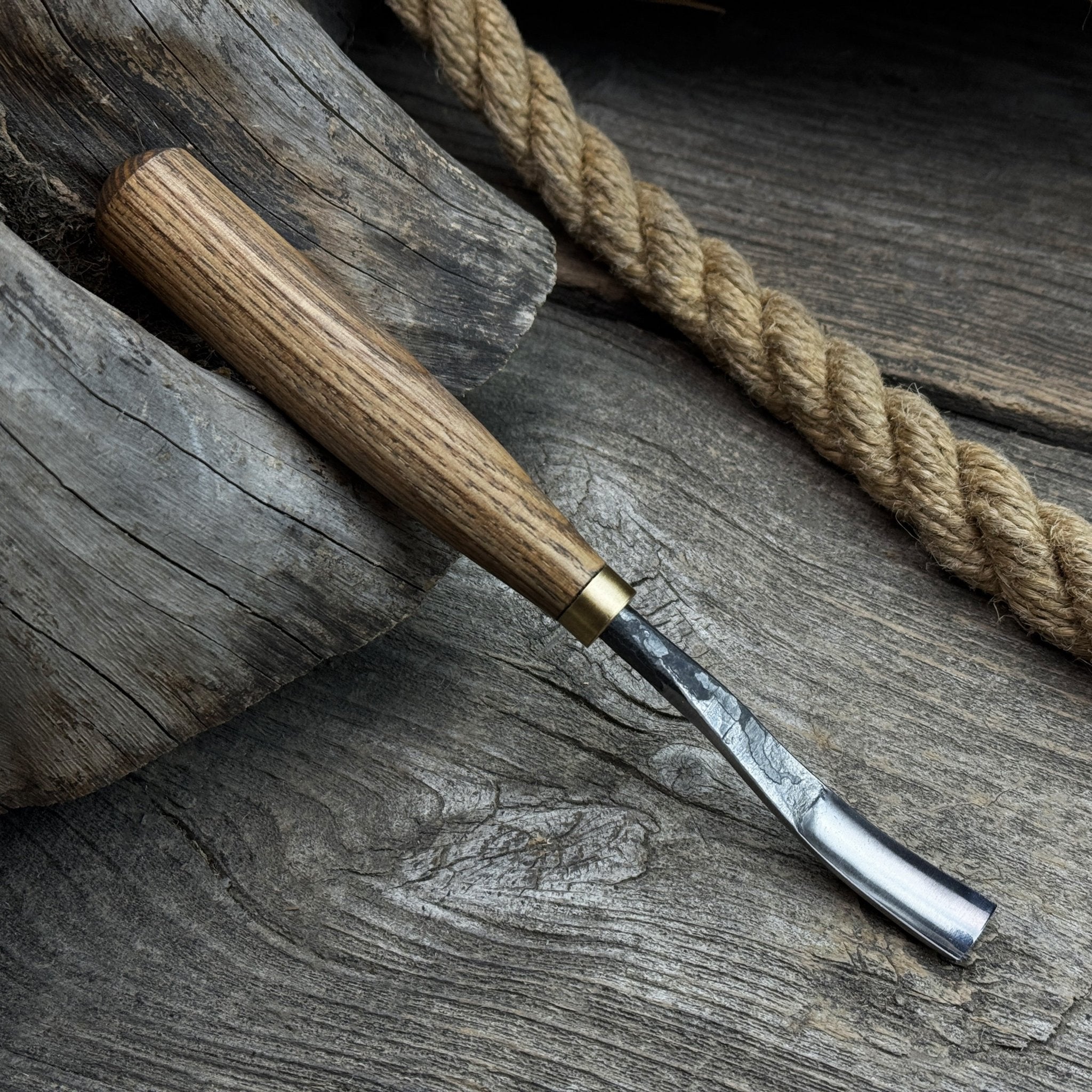 Curved Detail Carving Gouge – 8 mm / 12 mm (0.31 / 0.47 inches) - Randy's LLC