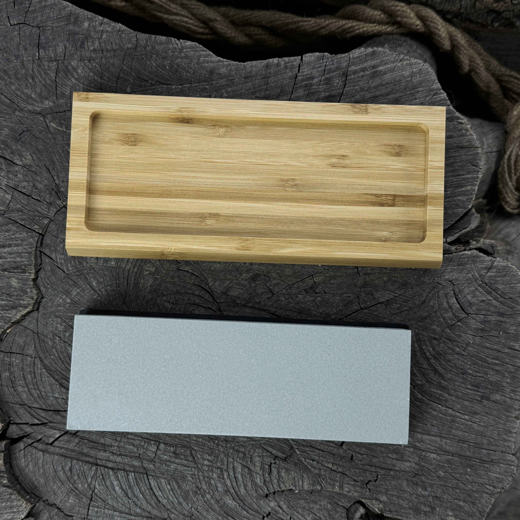 Sharpened Rocks Double-Sided Sharpening Stone (Grit 400/1000) with Stand