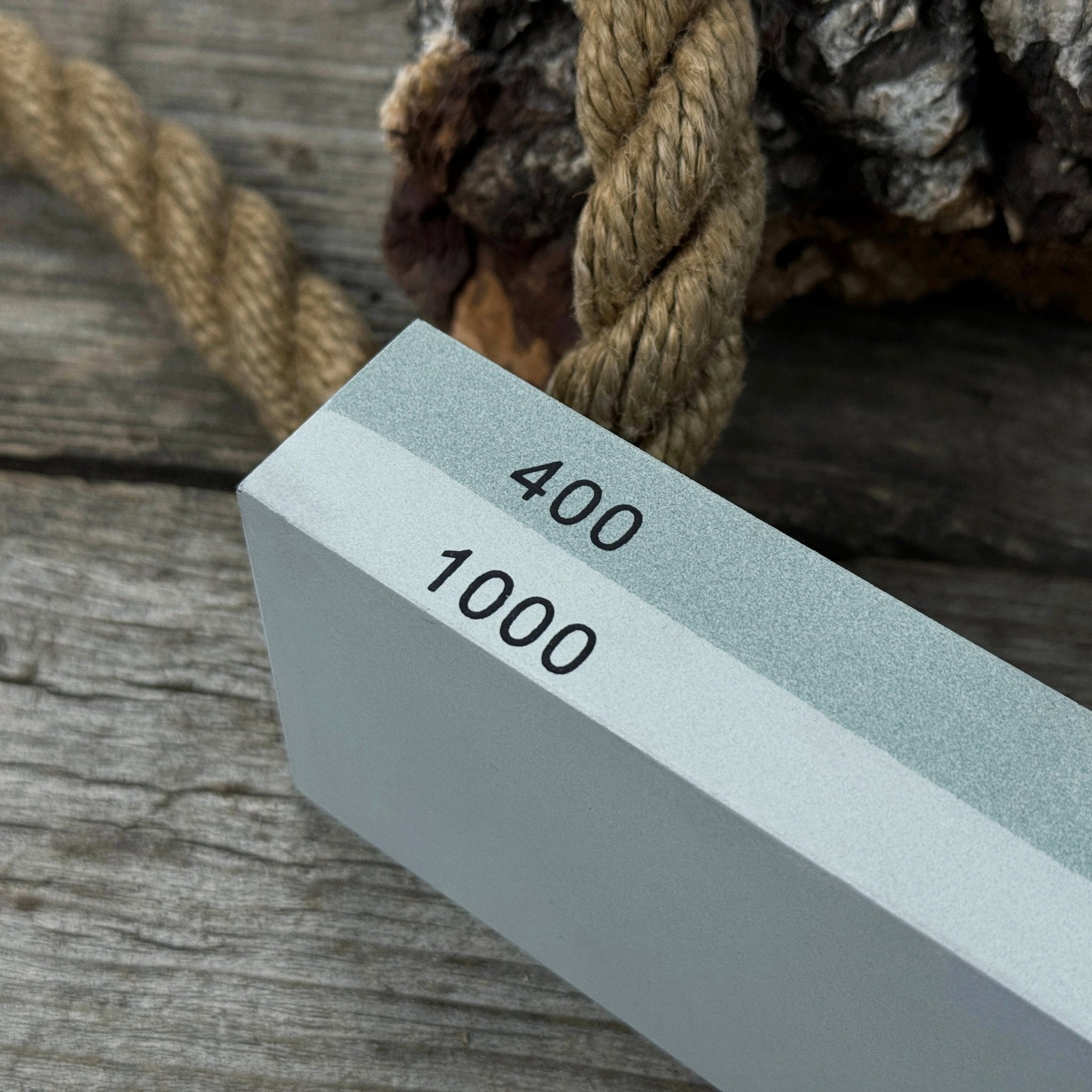 Sharpened Rocks Double-Sided Sharpening Stone (Grit 400/1000) with Stand